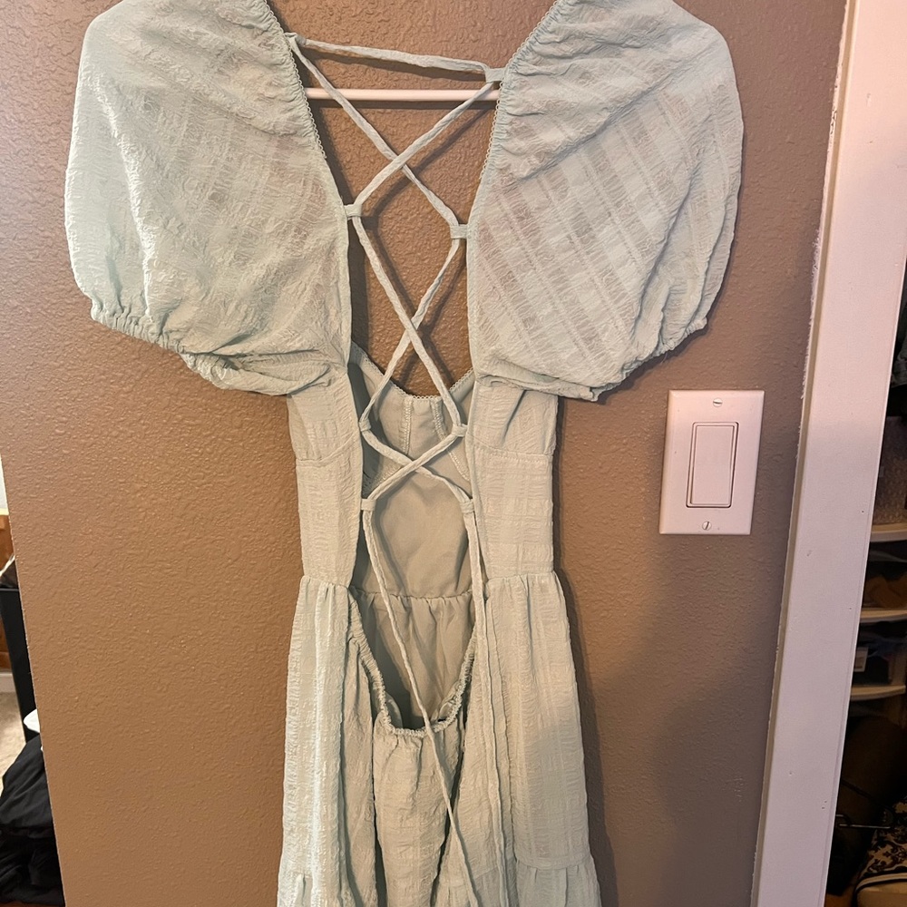 Women’s dress - Picture 2 of 4